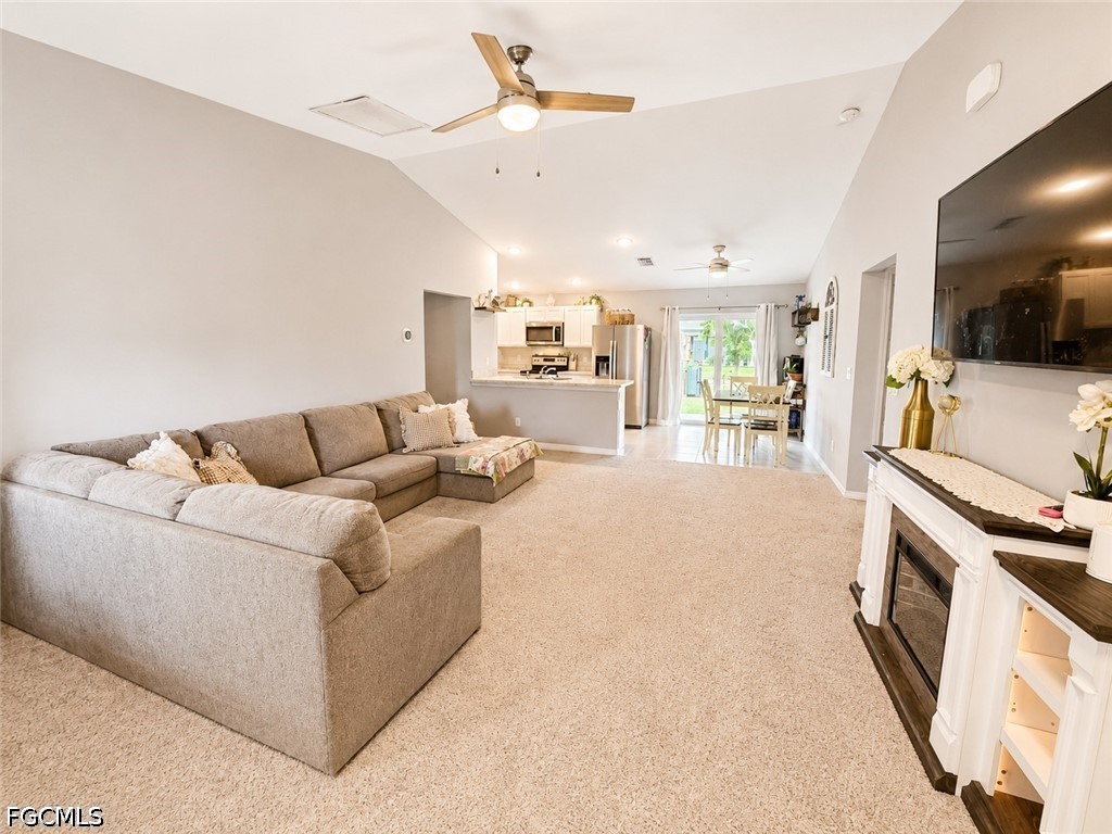 3 Bed SingleFamilyResidence for Sale in Cape Coral, photo 4