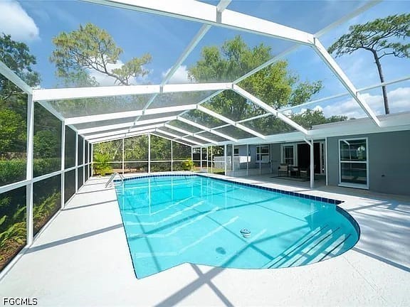3 Bed Pool Home for Sale in Acreage, photo 4