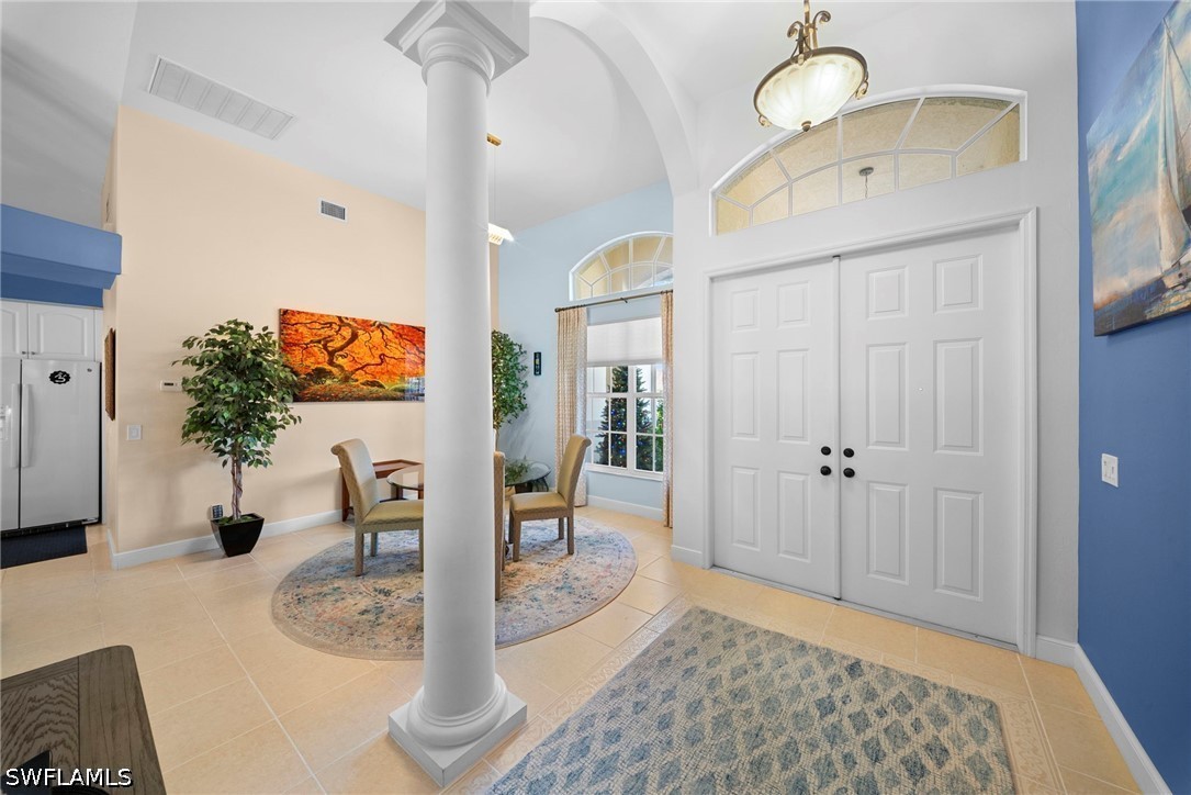 3 Bed Pool Home for Sale in Spanish Wells, photo 4