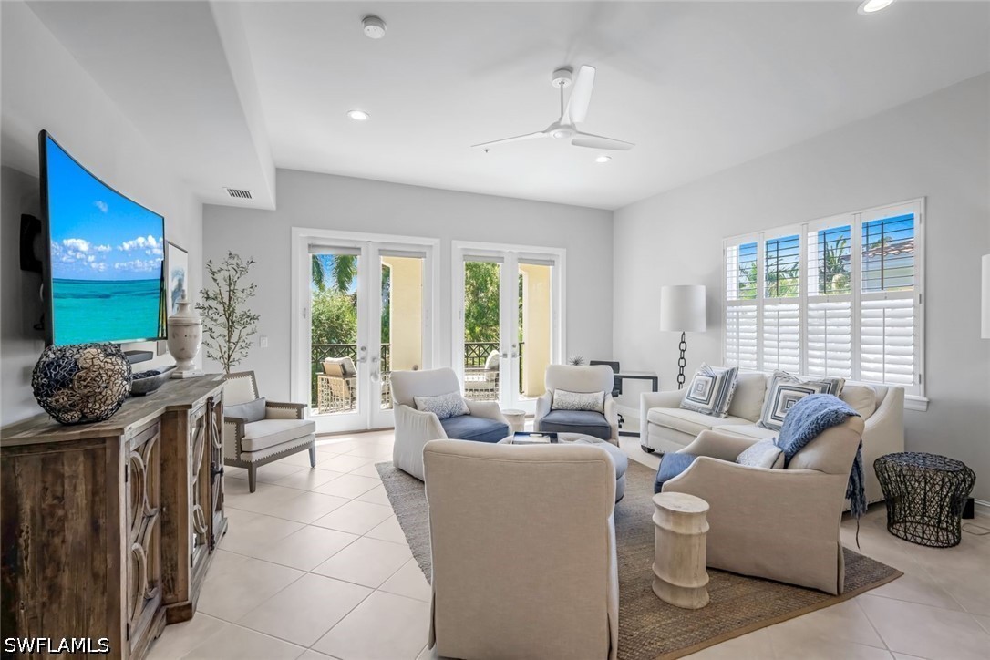 3 Bed Condominium for Sale in Naples, photo 4