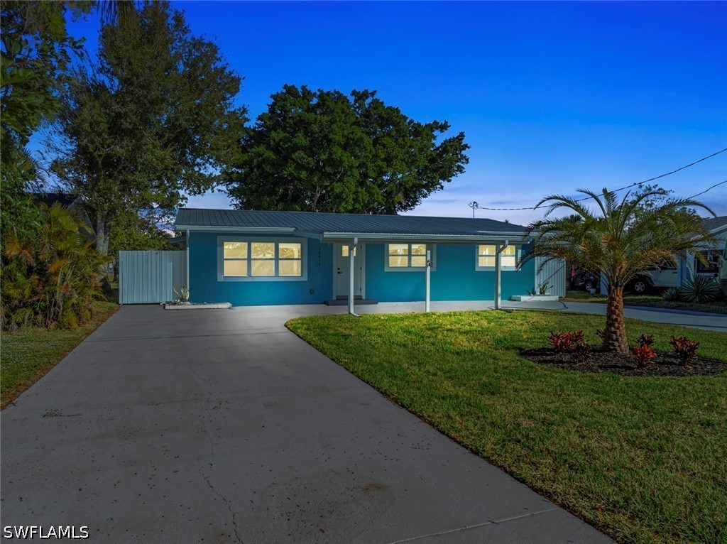 3 Bed Pool Home for Sale in Fort Myers Shores, photo 4