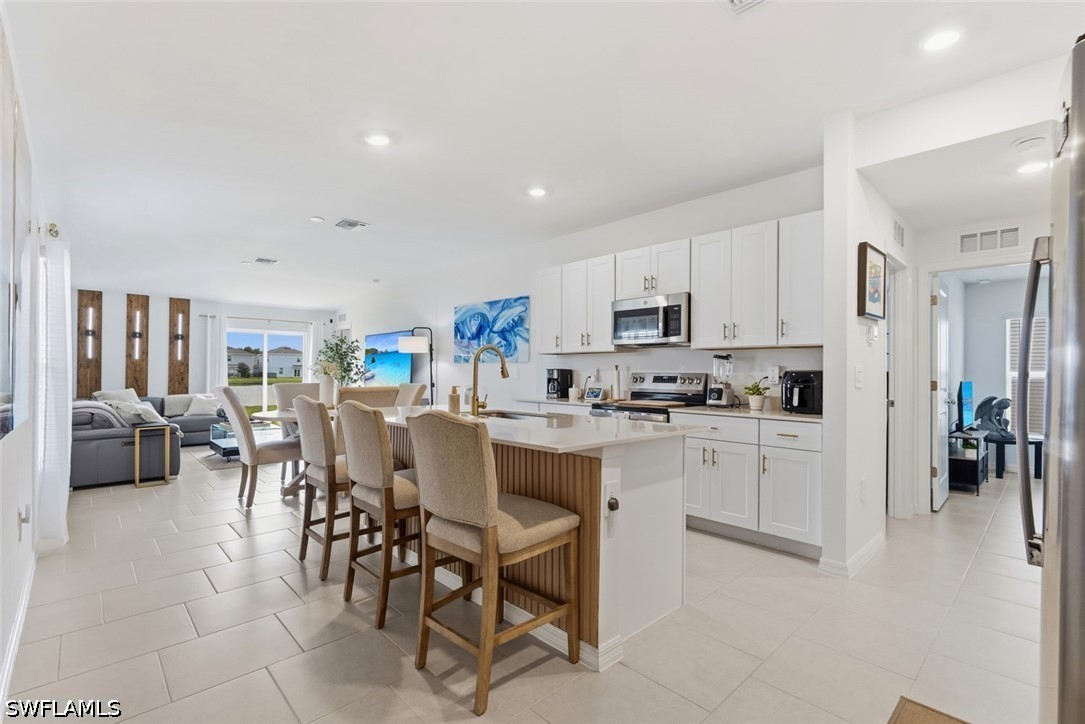 3 Bed Waterfront Home for Sale in Fort Myers, photo 4