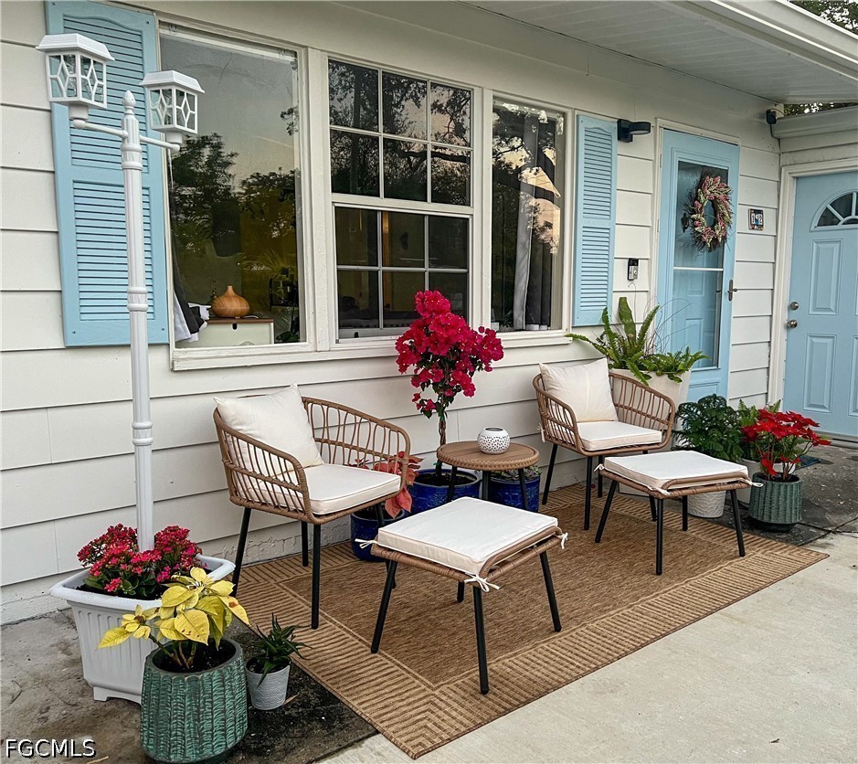 4 Bed Pool Home for Sale in Granada Terrace, photo 4