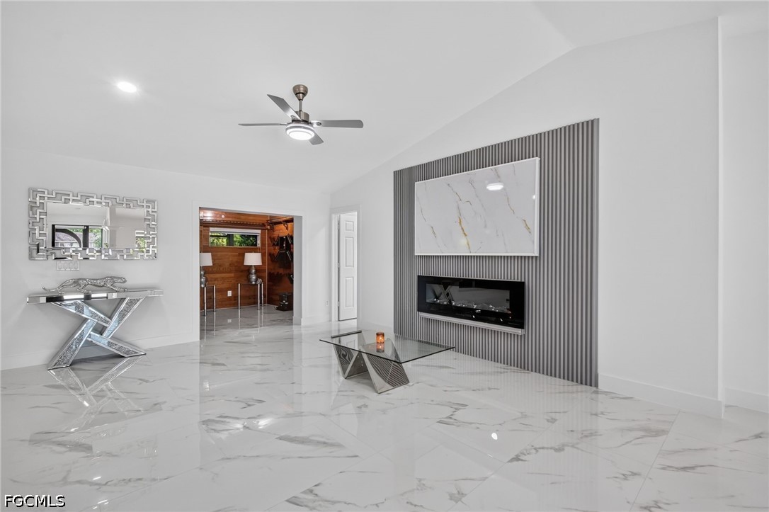 3 Bed SingleFamilyResidence for Sale in Lehigh Acres, photo 4