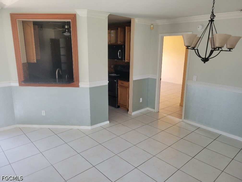 3 Bed Pool Home for Sale in Cape Coral, photo 4