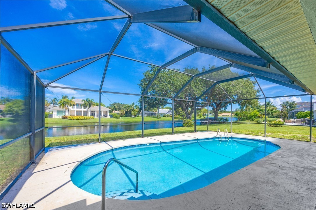 3 Bed Pool Home for Sale in Park Shore, photo 4
