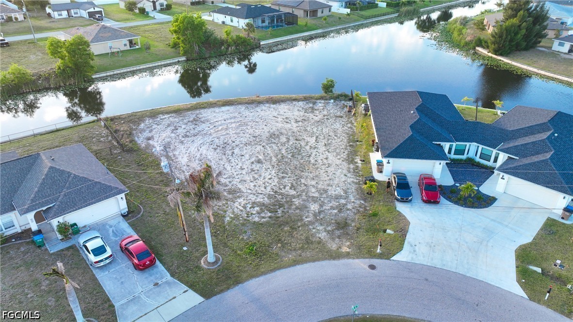 Waterfront Home for Sale in Cape Coral, photo 4