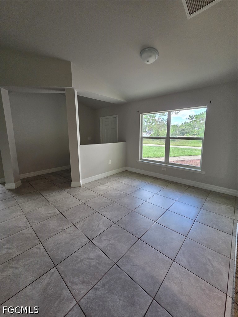 4 Bed SingleFamilyResidence for Sale in Lehigh Acres, photo 4