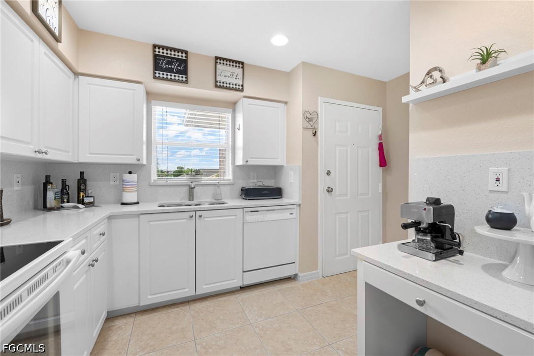 2 Bed Condominium for Sale in Cape Coral, photo 4
