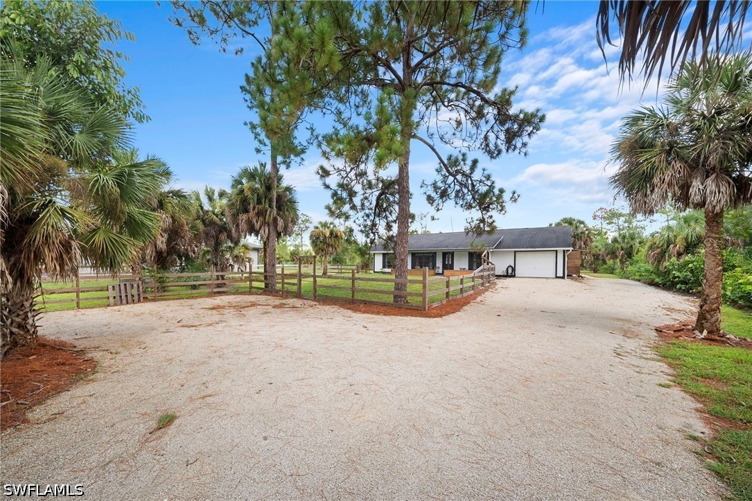 3 Bed SingleFamilyResidence for Sale in Naples, photo 4