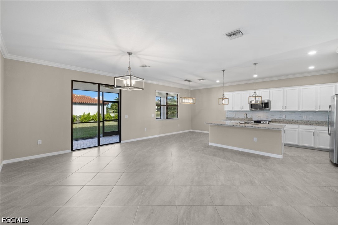 4 Bed SingleFamilyResidence for Sale in Fort Myers, photo 4