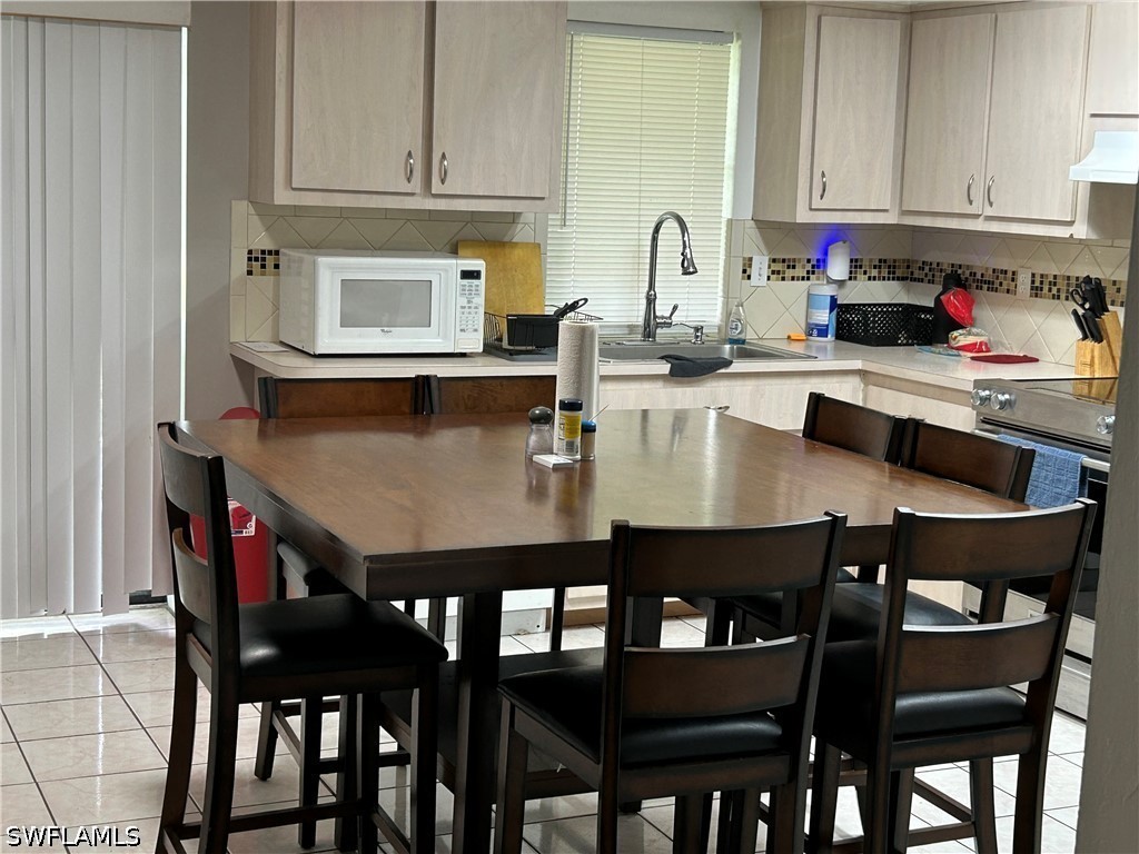 4 Bed Duplex for Sale in Cape Coral, photo 4