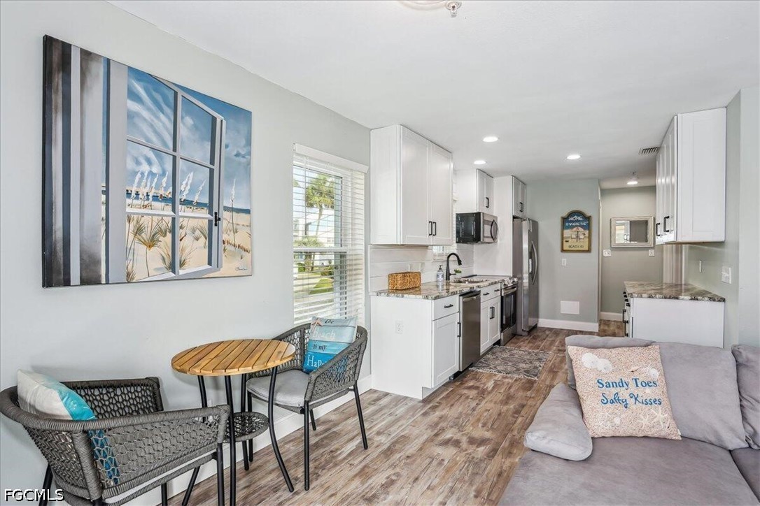 2 Bed Condominium for Sale in Navarre, photo 4