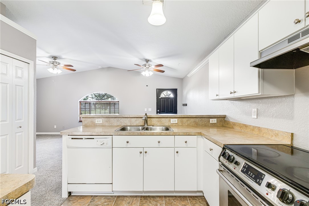 3 Bed SingleFamilyResidence for Sale in Port Charlotte, photo 4