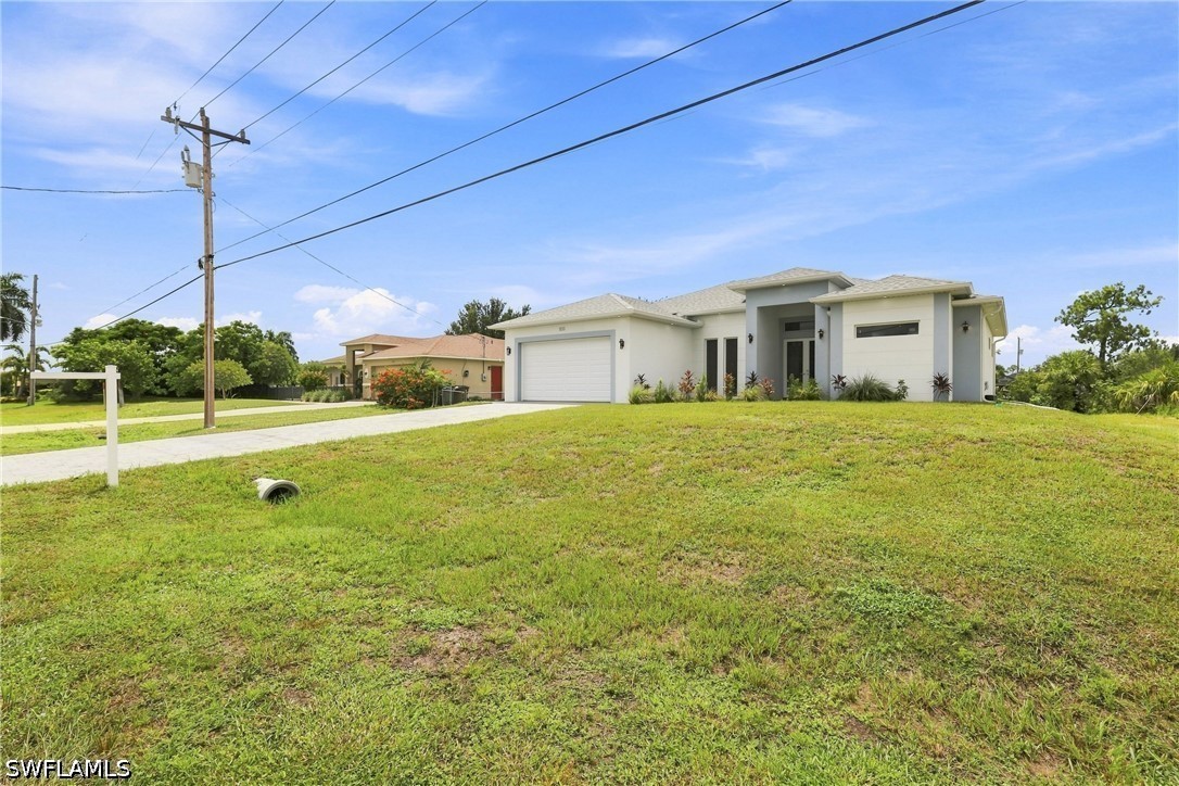 3 Bed Waterfront Home for Sale in Cape Coral, photo 4