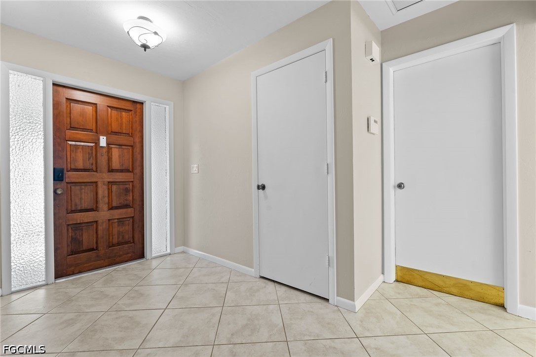 3 Bed Pool Home for Sale in Cape Coral, photo 4