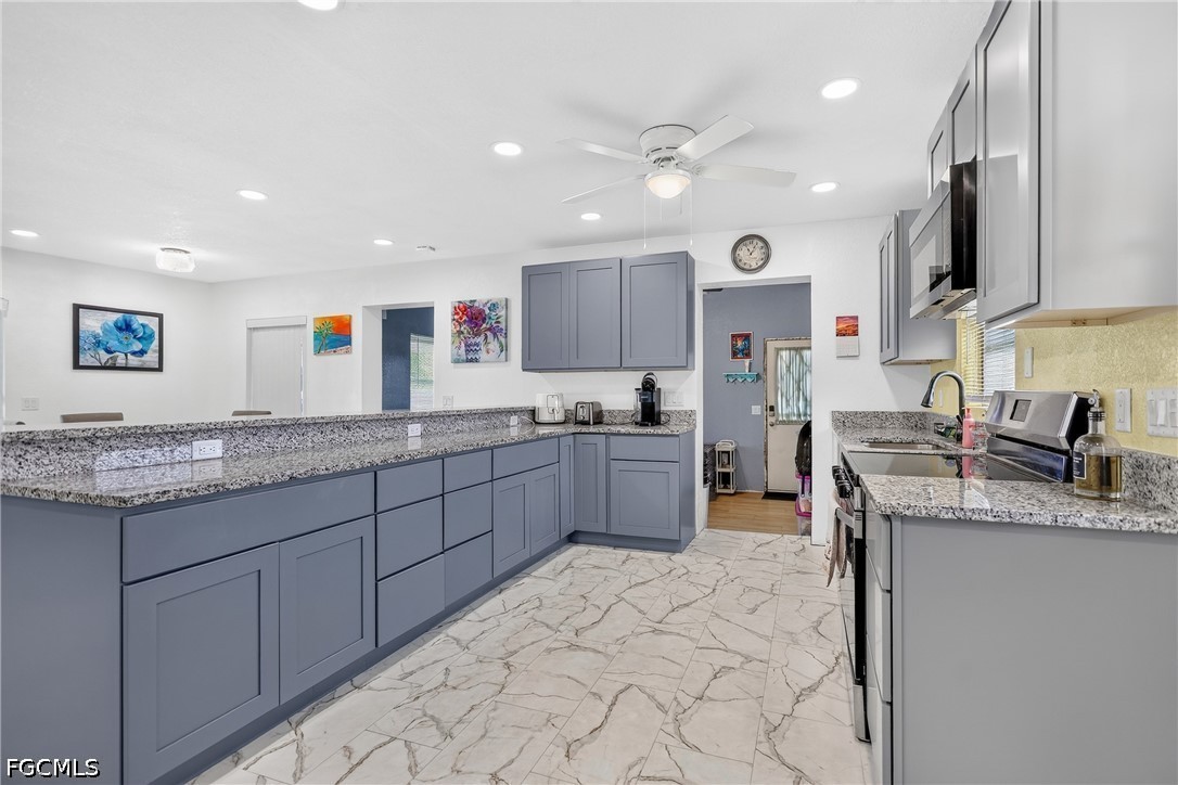 2 Bed SingleFamilyResidence for Sale in Port Charlotte, photo 4