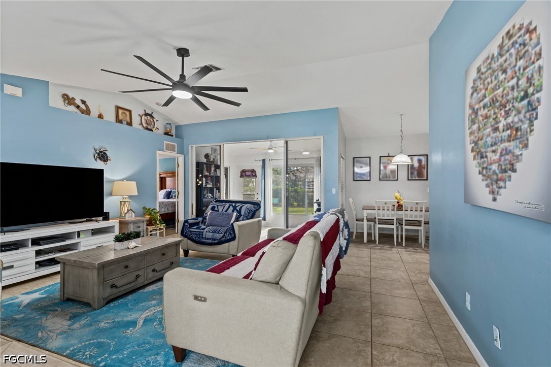 3 Bed SingleFamilyResidence for Sale in Cape Coral, photo 4