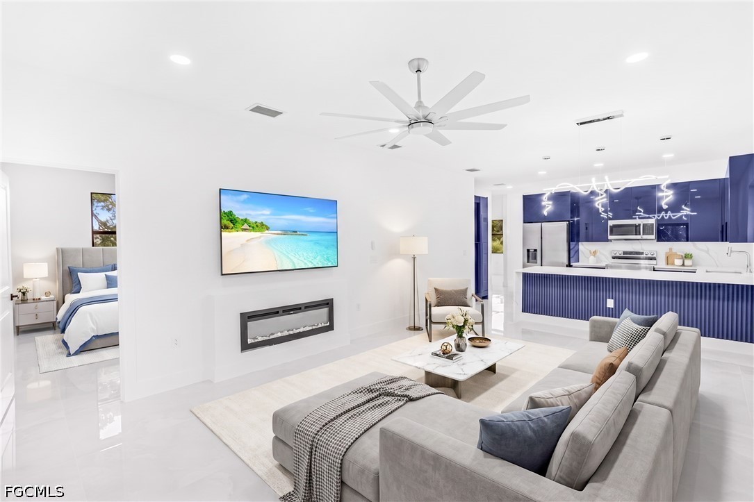 3 Bed SingleFamilyResidence for Sale in Lehigh Acres, photo 4