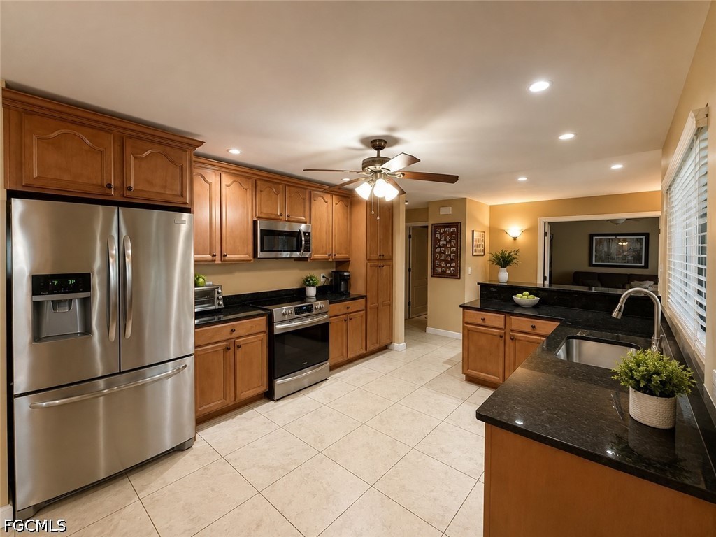 4 Bed Pool Home for Sale in Cape Coral, photo 4