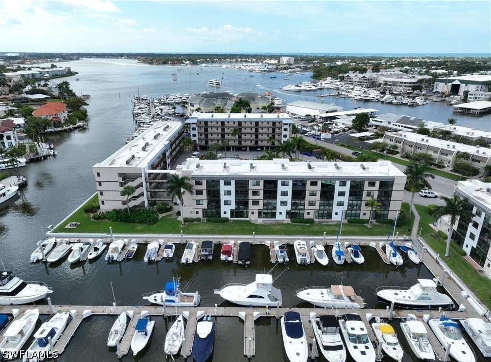 1 Bed Waterfront Home for Sale in Beaumer, photo 4
