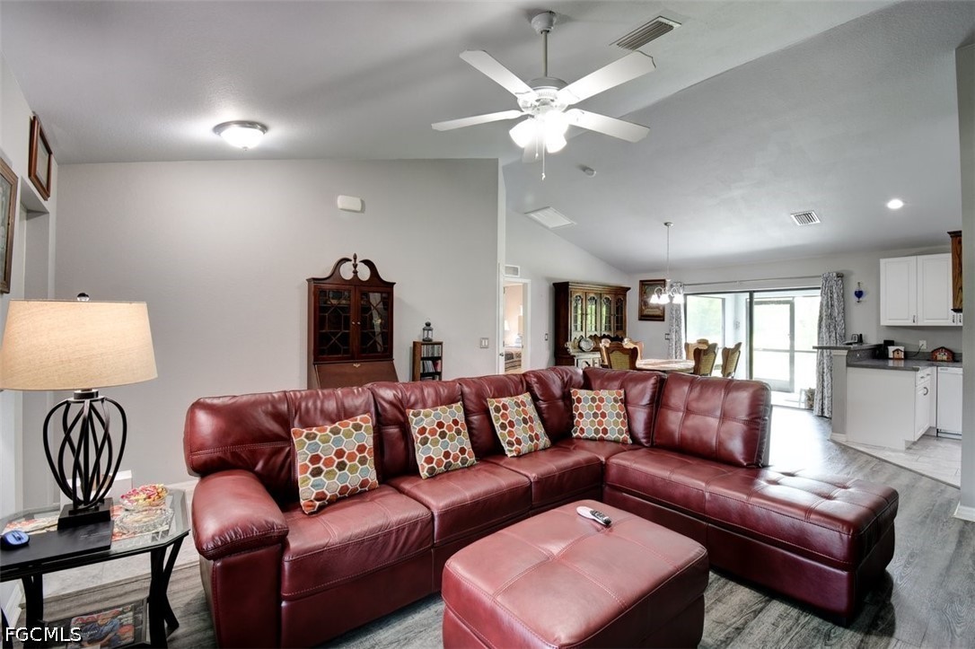 4 Bed SingleFamilyResidence for Sale in Cape Coral, photo 4