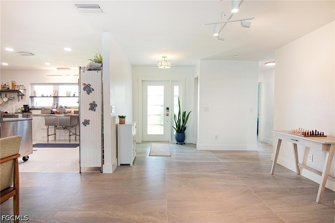3 Bed Pool Home for Sale in Bellaire Estates, photo 4