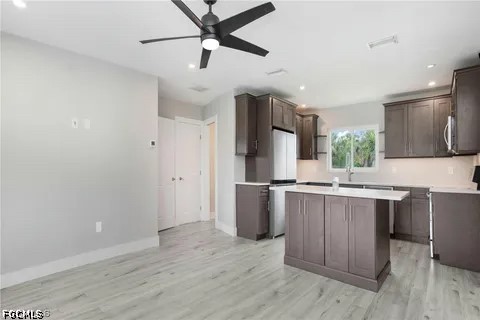 2 Bed SingleFamilyResidence for Sale in Bayshore Gardens, photo 4