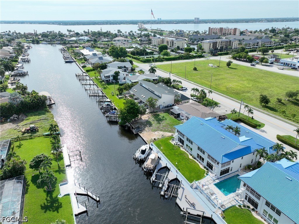 4 Bed Waterfront Home for Sale in Cape Coral, photo 4