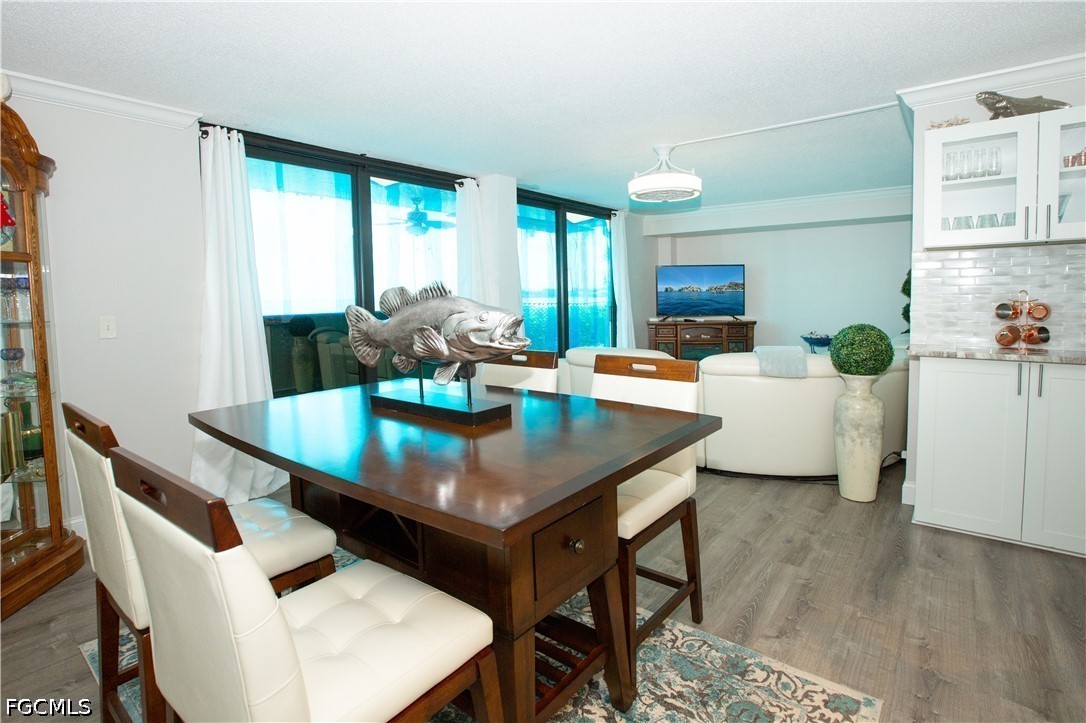 1 Bed Waterfront Home for Sale in Schooner Bay, photo 4