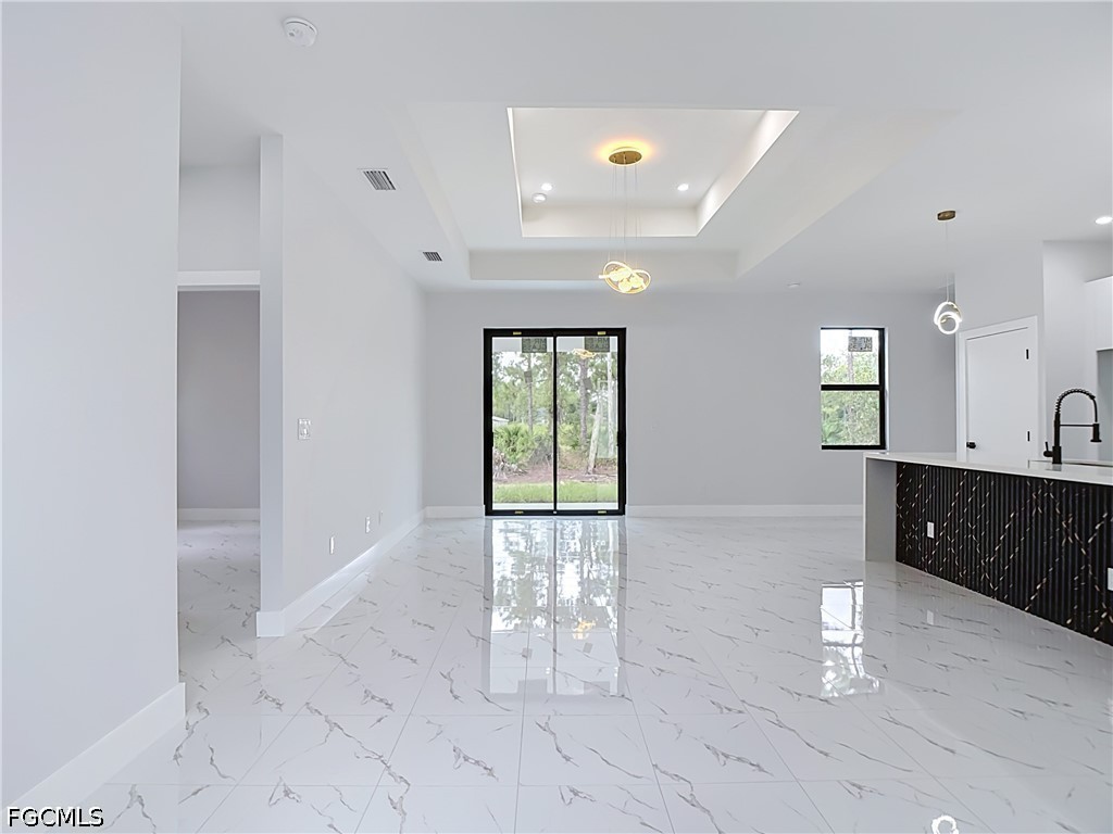 3 Bed SingleFamilyResidence for Sale in Lehigh Acres, photo 4