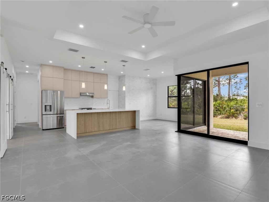 3 Bed SingleFamilyResidence for Sale in East Englewood, photo 4