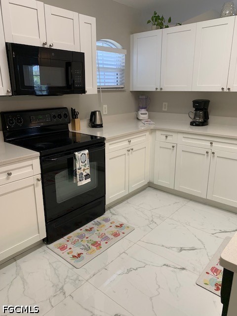 3 Bed Waterfront Home for Sale in Cape Coral, photo 4