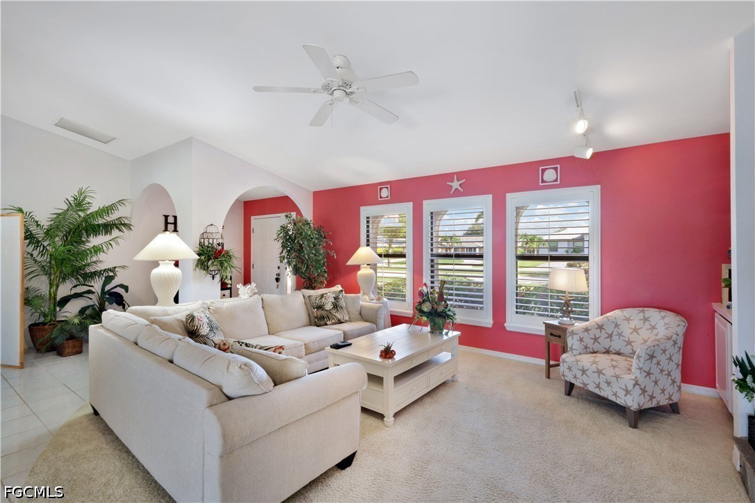 3 Bed Pool Home for Sale in Cape Coral, photo 4