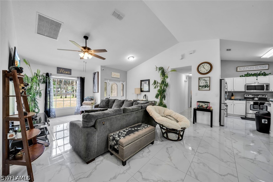 4 Bed SingleFamilyResidence for Sale in Naples, photo 4
