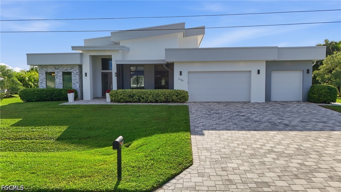 4 Bed Pool Home for Sale in Cape Coral, photo 4