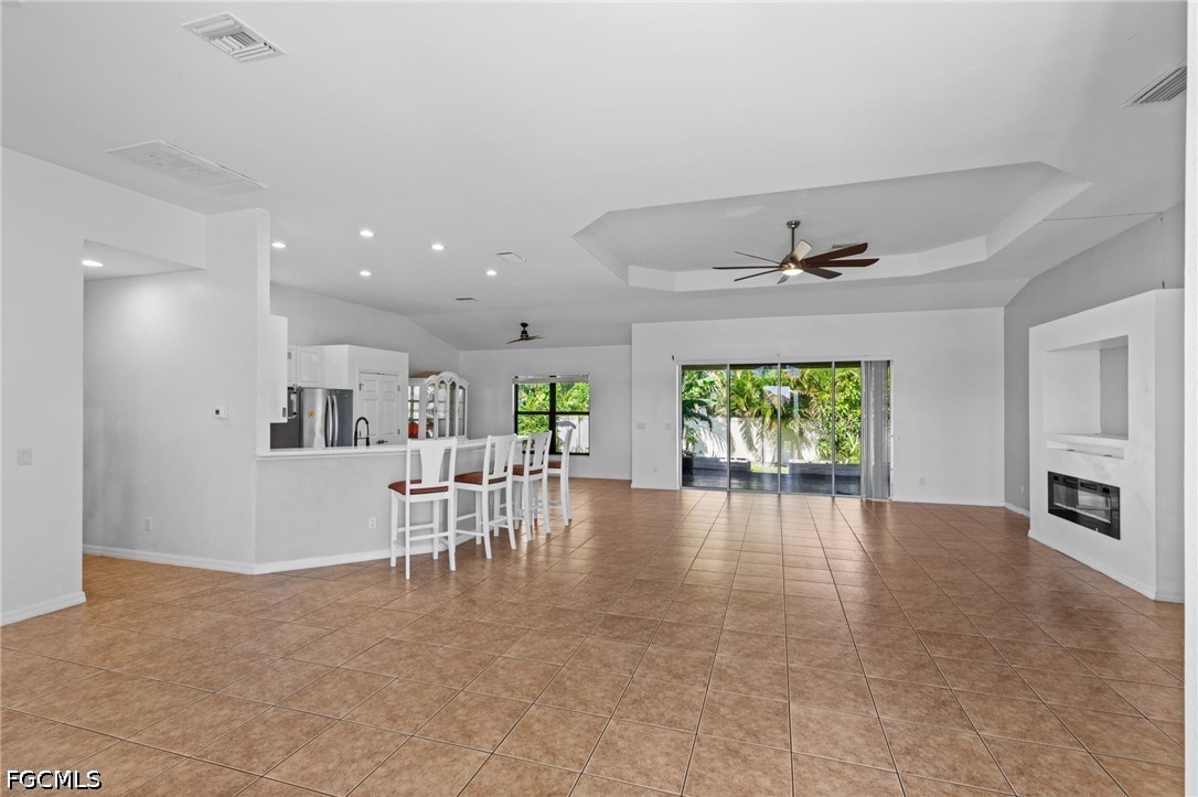3 Bed SingleFamilyResidence for Sale in Cape Coral, photo 4