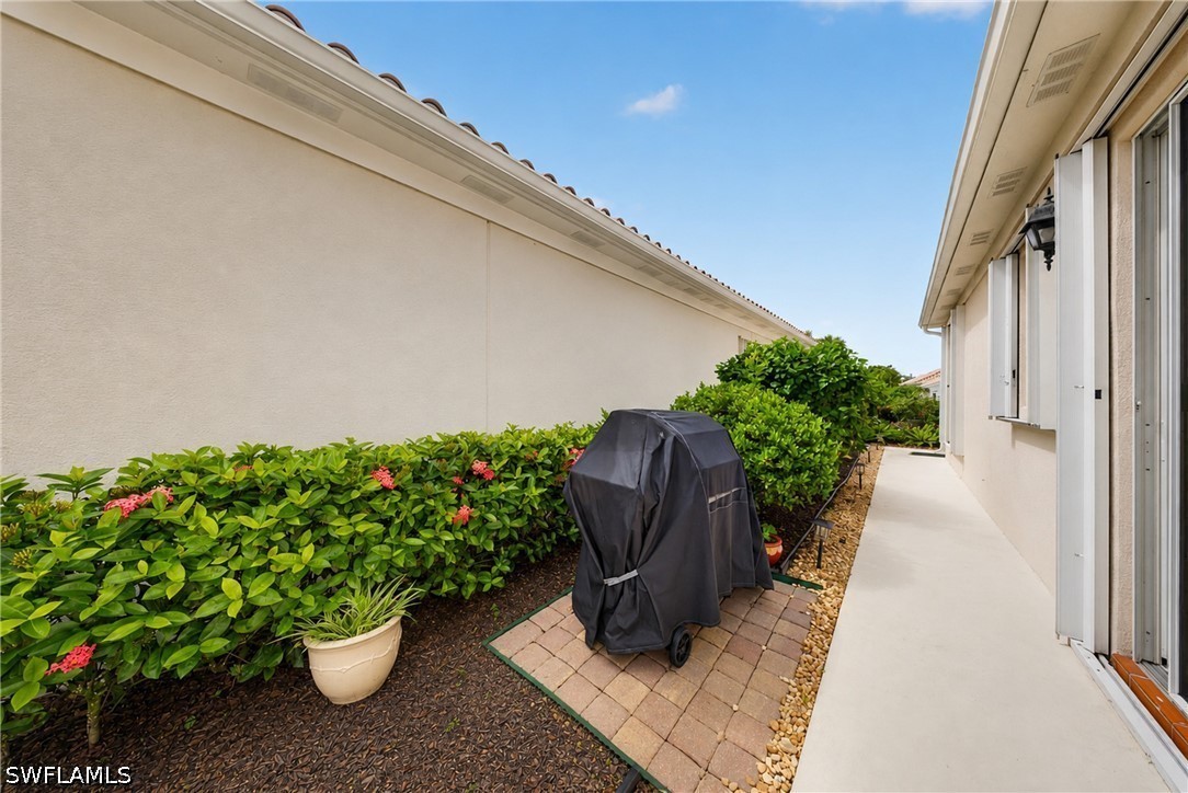 3 Bed Waterfront Home for Sale in Village Walk, photo 4