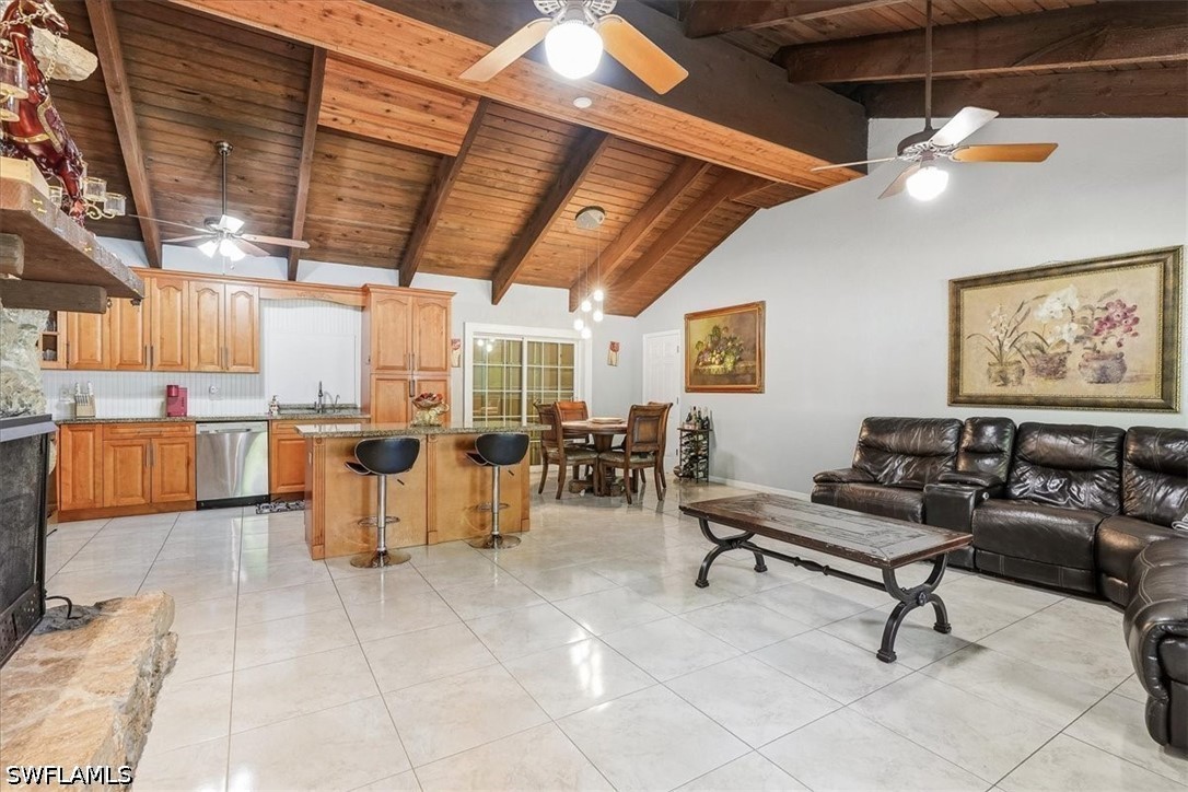 3 Bed SingleFamilyResidence for Sale in Naples, photo 4
