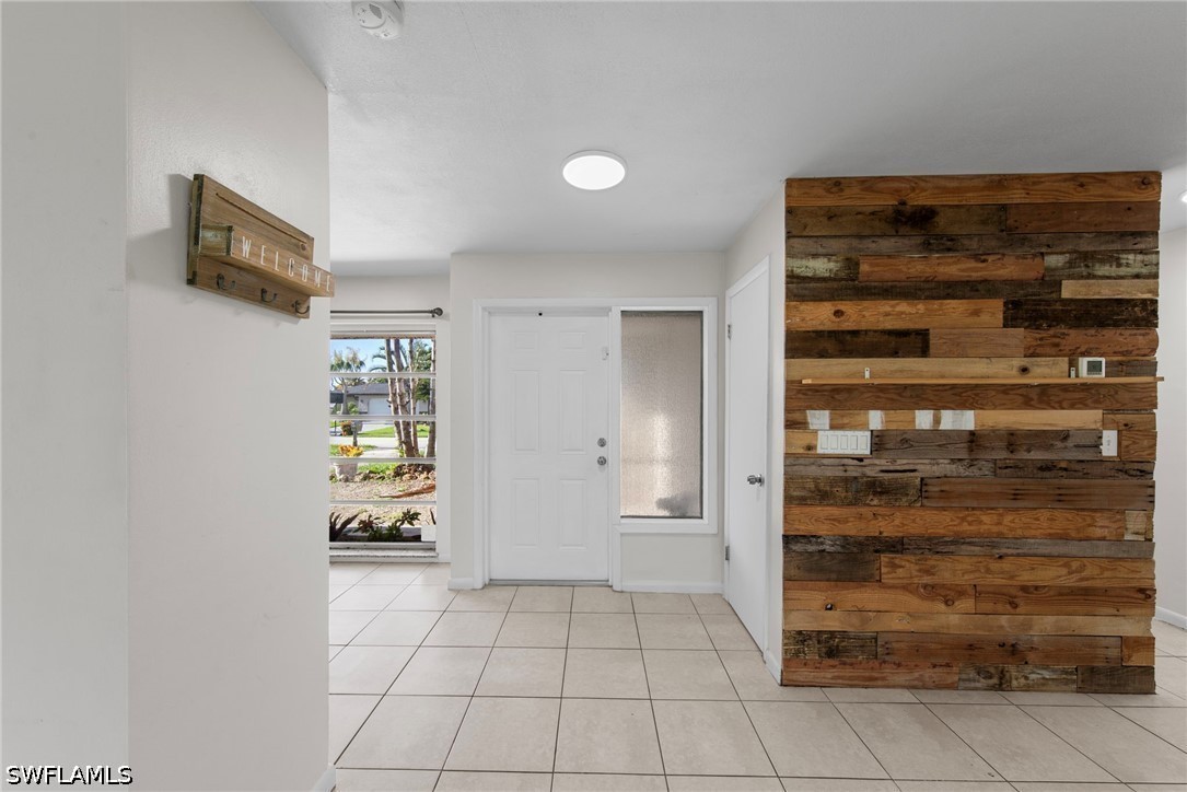 3 Bed SingleFamilyResidence for Sale in Cape Coral, photo 4