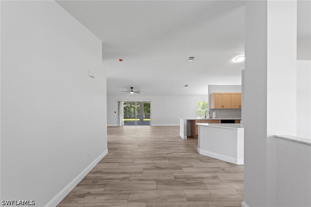 3 Bed SingleFamilyResidence for Sale in Cape Coral, photo 4