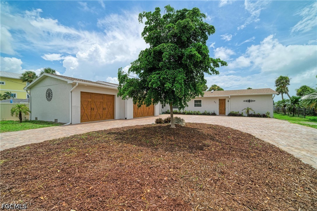 3 Bed Waterfront Home for Sale in Englewood, photo 4