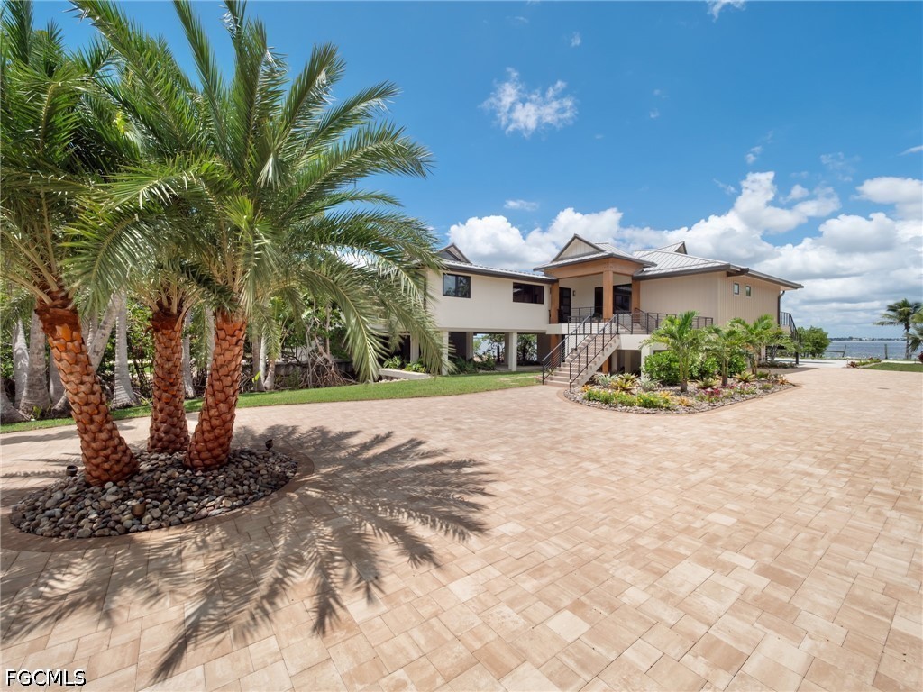 4 Bed Pool Home for Sale in Metes And Bounds, photo 4