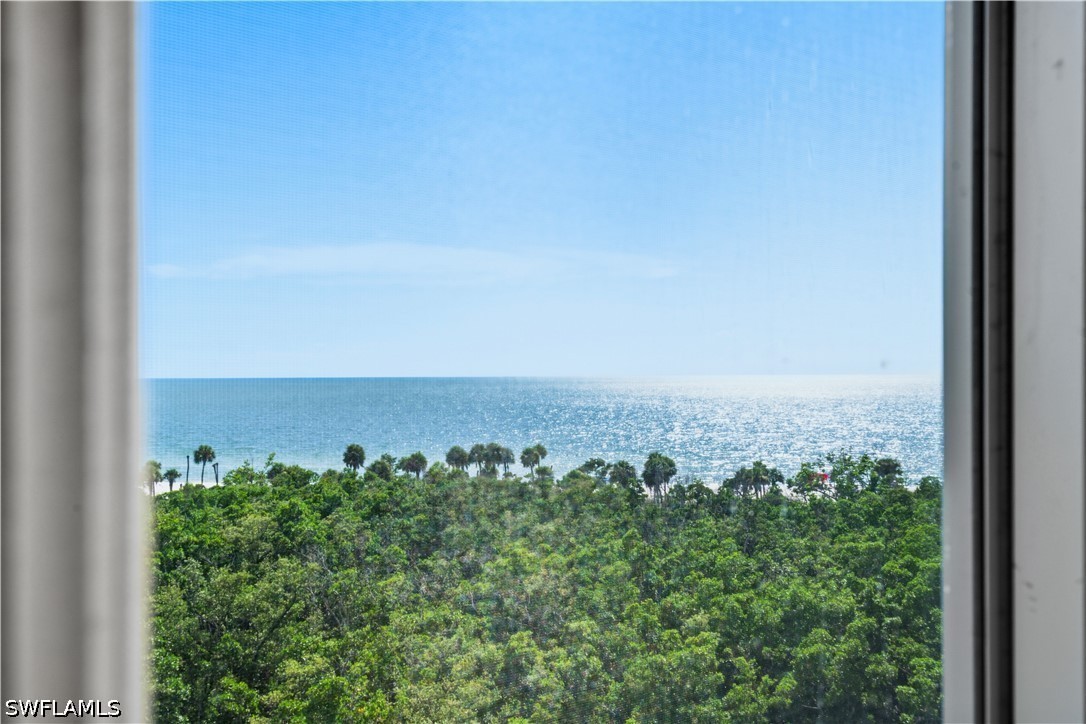 2 Bed Pool Home for Sale in Vanderbilt Towers, photo 4