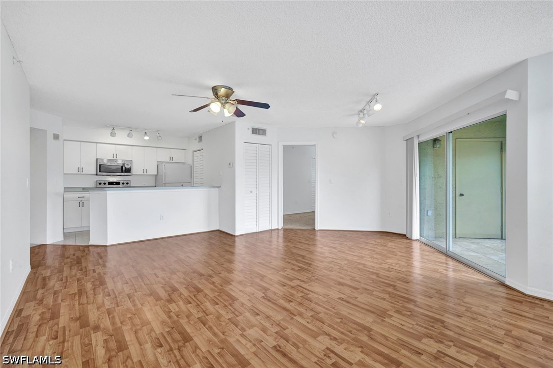 2 Bed Condominium for Sale in San Mirage, photo 4