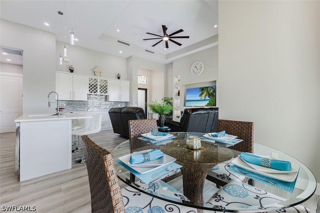 3 Bed SingleFamilyResidence for Sale in Cape Coral, photo 4