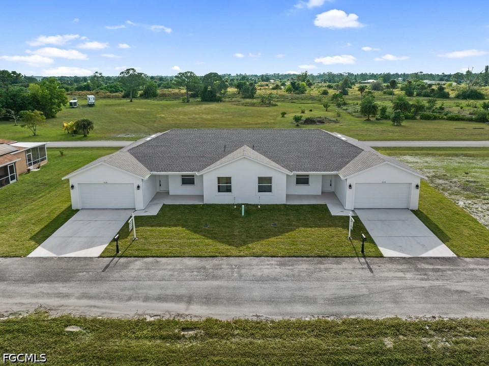 3 Bed Attached for Sale in Mirror Lakes, photo 4
