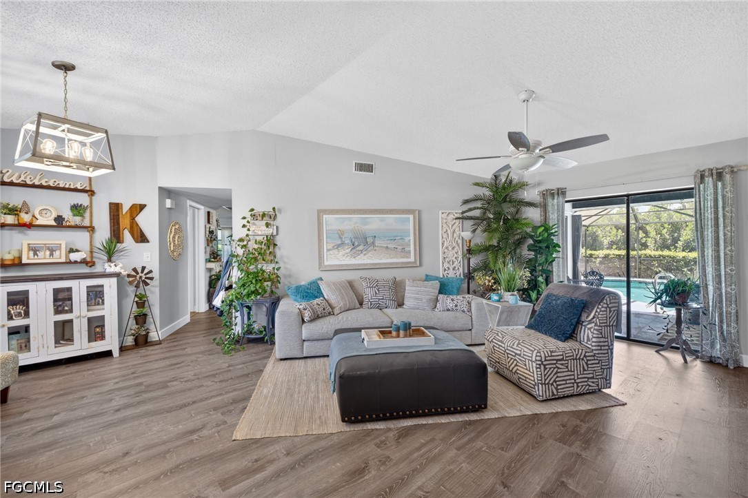 3 Bed Pool Home for Sale in Cape Coral, photo 4