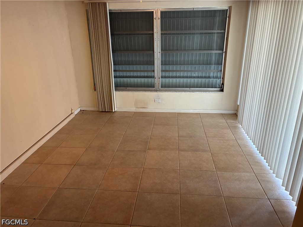 2 Bed Waterfront Home for Sale in Cape Coral, photo 4