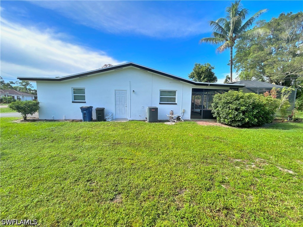 2 Bed Pool Home for Sale in Fort Myers Villas, photo 4